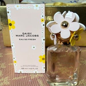 Marc Jacobs Daisy Eau So Fresh EDT 4.2